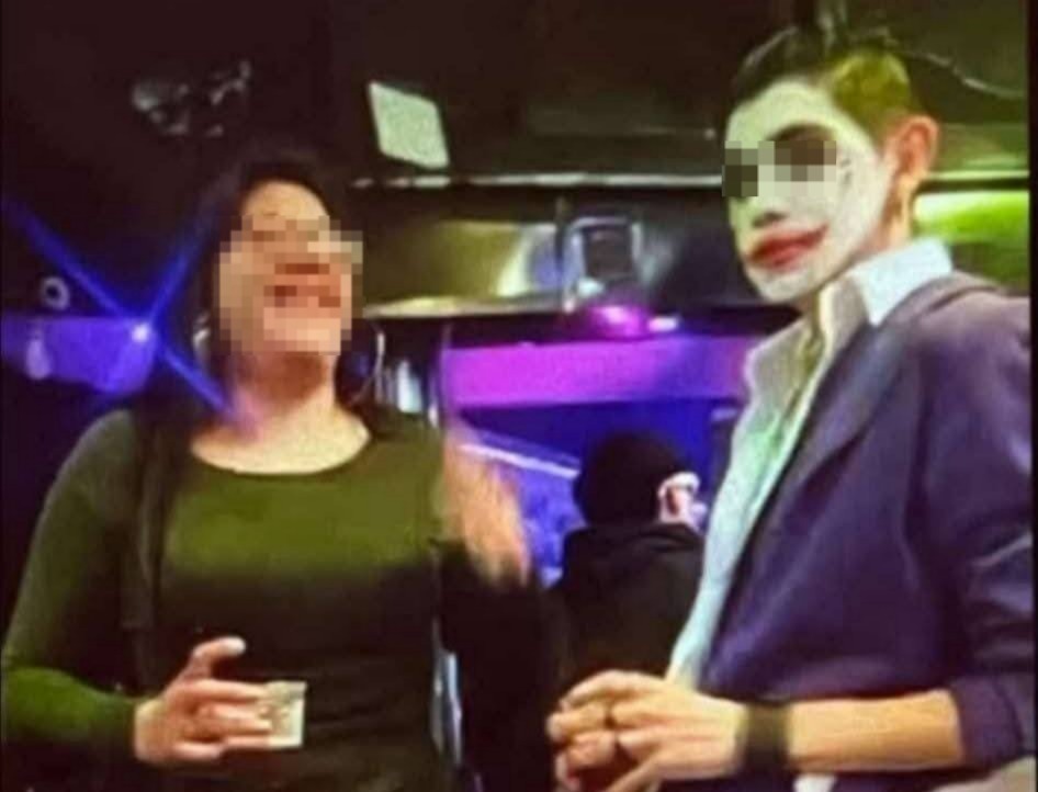 Imputan al disfrazado de Joker por asesinato tras el ataque a tres jóvenes en La Paz, uno murió y dos están heridos