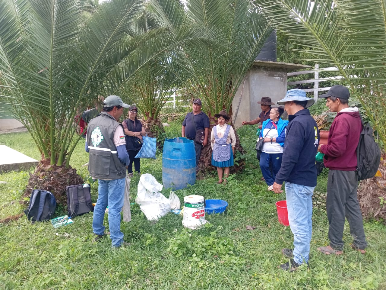 Productores de manzana de Sopachuy se capacitan en prácticas agrícolas