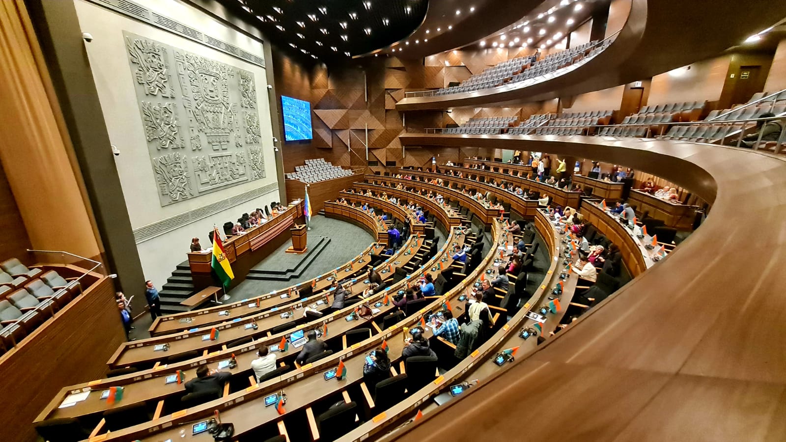 En el Legislativo piden racionalidad y amor por Bolivia para aprobar crédito Jica de $us 100 millones