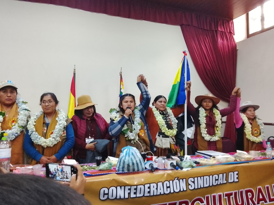 Ampliado de Mujeres Interculturales proclama al presidente Arce como candidato para las justas de agosto