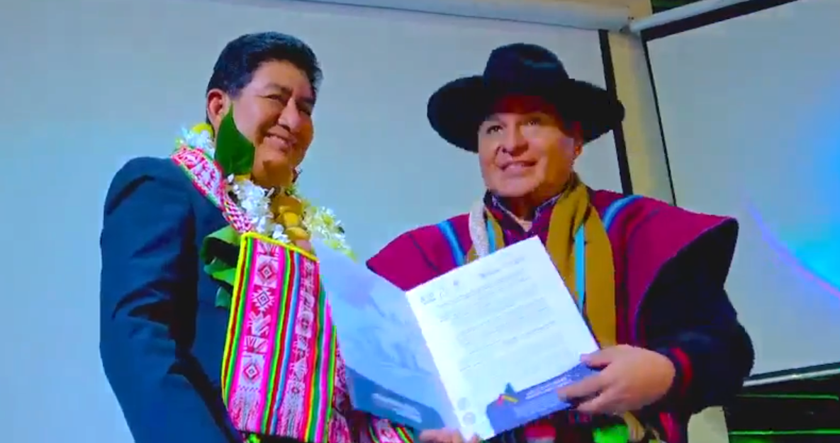 Gobierno firma 10 convenios para la construcción de 240 viviendas sociales en La Paz