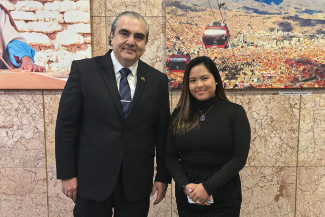 Incentivan el turismo hacia Bolivia con exhibición de galería fotográfica en China