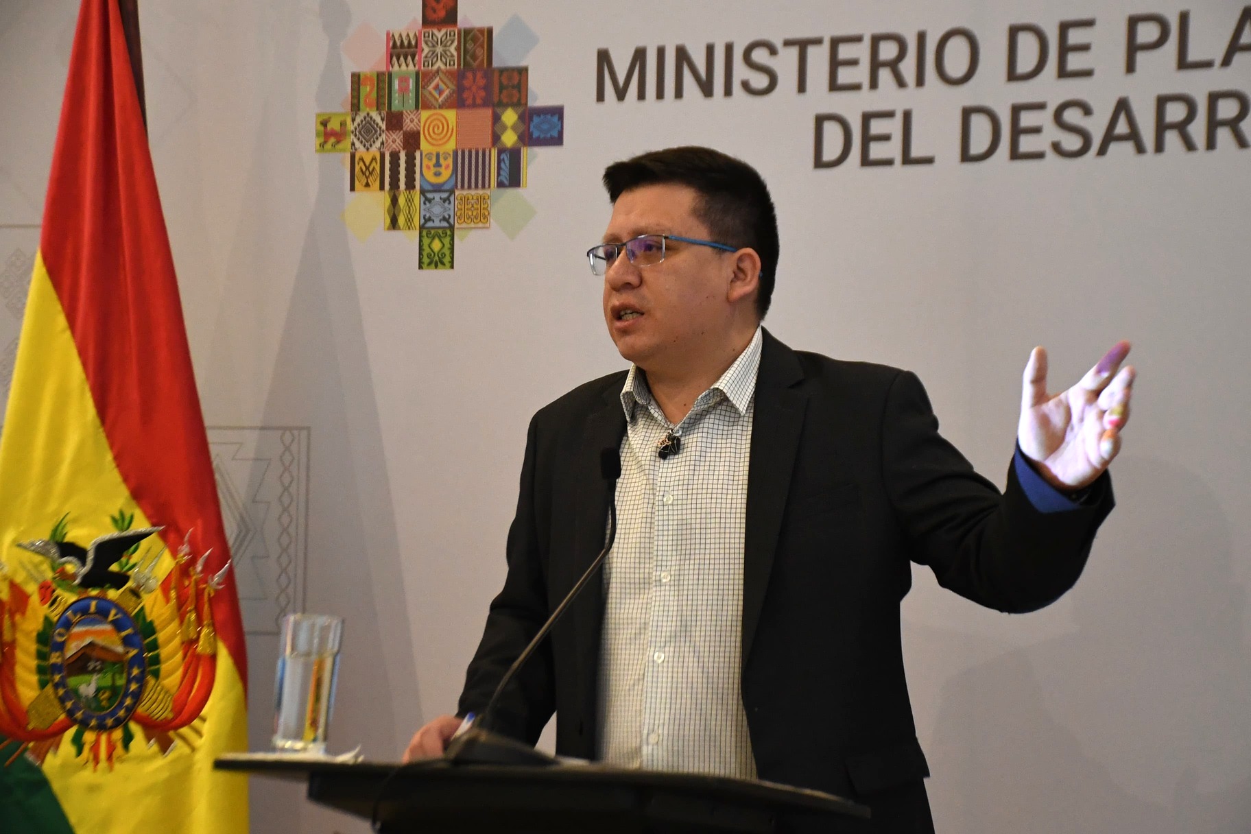 Cusicanqui ve “inexplicable” que opositores y evistas se rehúsen a aprobar créditos pese a condiciones favorables