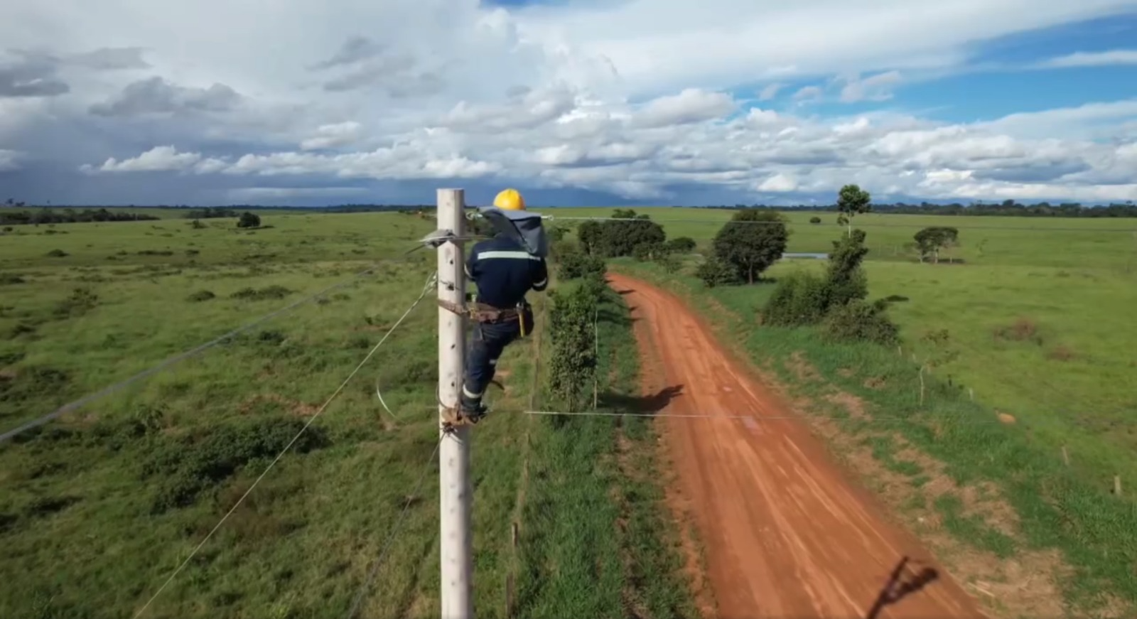 Proyecto de ampliación de red eléctrica en las comunidades San José y Monte Sinai del municipio de Porvenir (Pando). Captura: ENDE