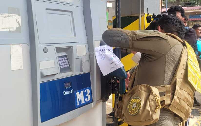 Evidencian venta ilegal y desvío de combustibles en Caranavi y Guanay, aprehenden a una mujer 