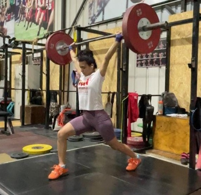 La levantadora de pesas Yessica Lee Torrez se encuentra en su última etapa de entrenamiento en Perú