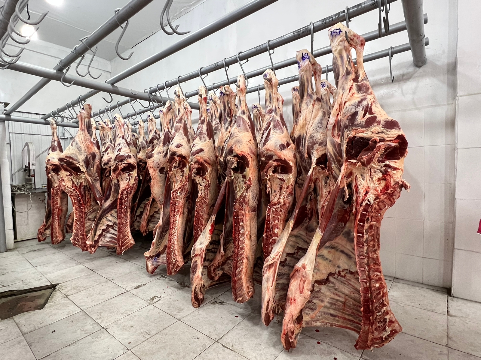 Contracabol espera hallar solución al alza del precio de la carne en reunión con el Gobierno