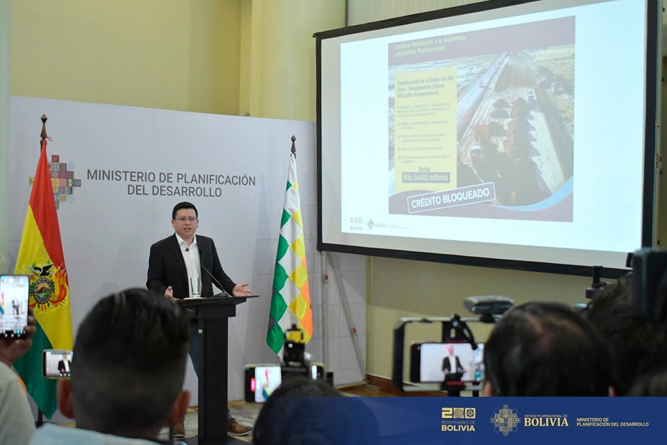 En el Legislativo bloquean créditos por más de $us 1.840 millones, Gobierno denuncia intereses personales y electorales