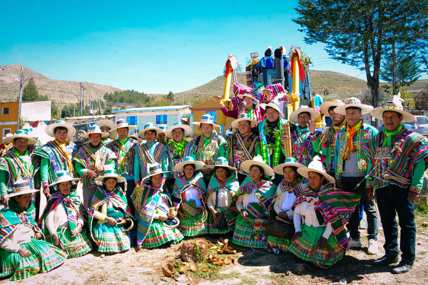 Gobierno nacional impulsa producción agrícola en Llallagua (Potosí) con maquinaria para construcción de camellones. Foto: FDI