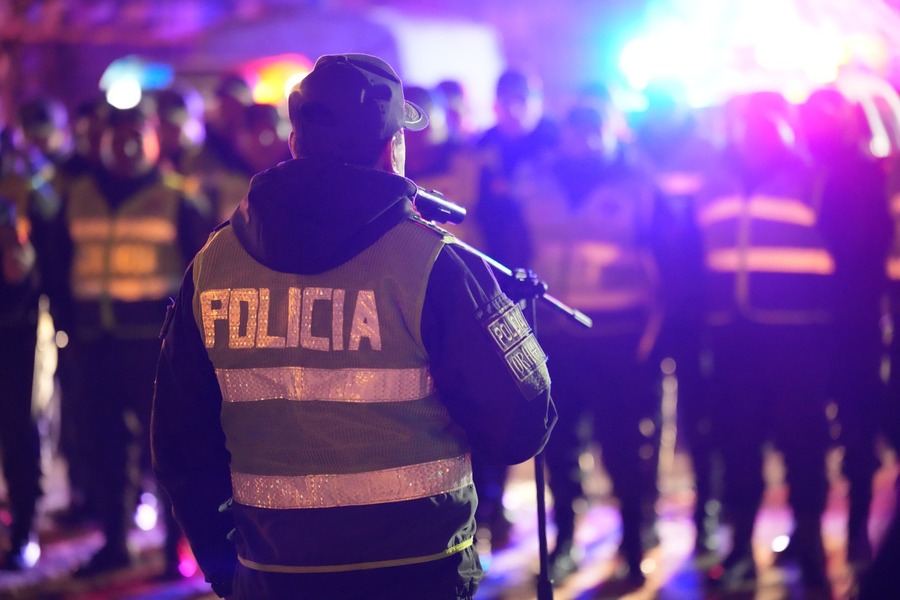 Contingente policial se despliega en El Alto para recuperar espacios públicos y reforzar la seguridad