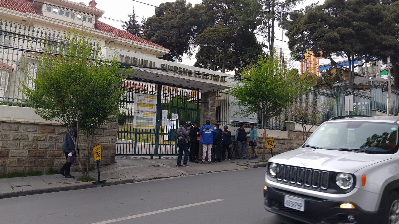 Sala Plena del TSE definirá destino del FPV y PAN-BOL y participación de organizaciones indígenas en comicios