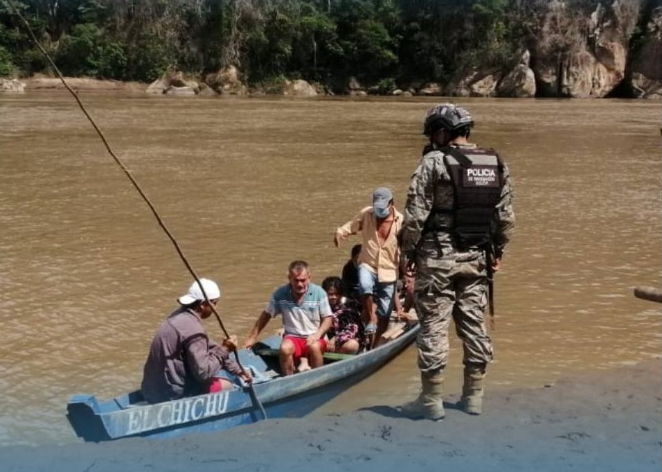 Recolectan chalecos salvavidas para las comunidades indígenas de las riberas del río Beni