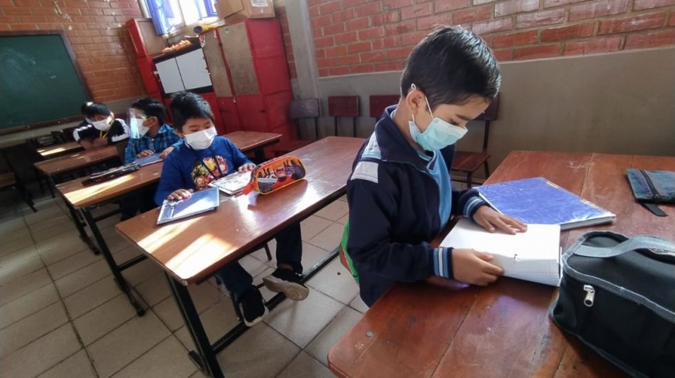 Activan protocolos de bioseguridad en unidades educativas de La Paz por infecciones respiratorias