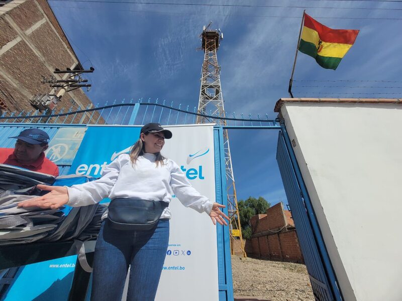 En Quillacollo entregan sistema de riego y fibra óptica para mejorar la conexión digital