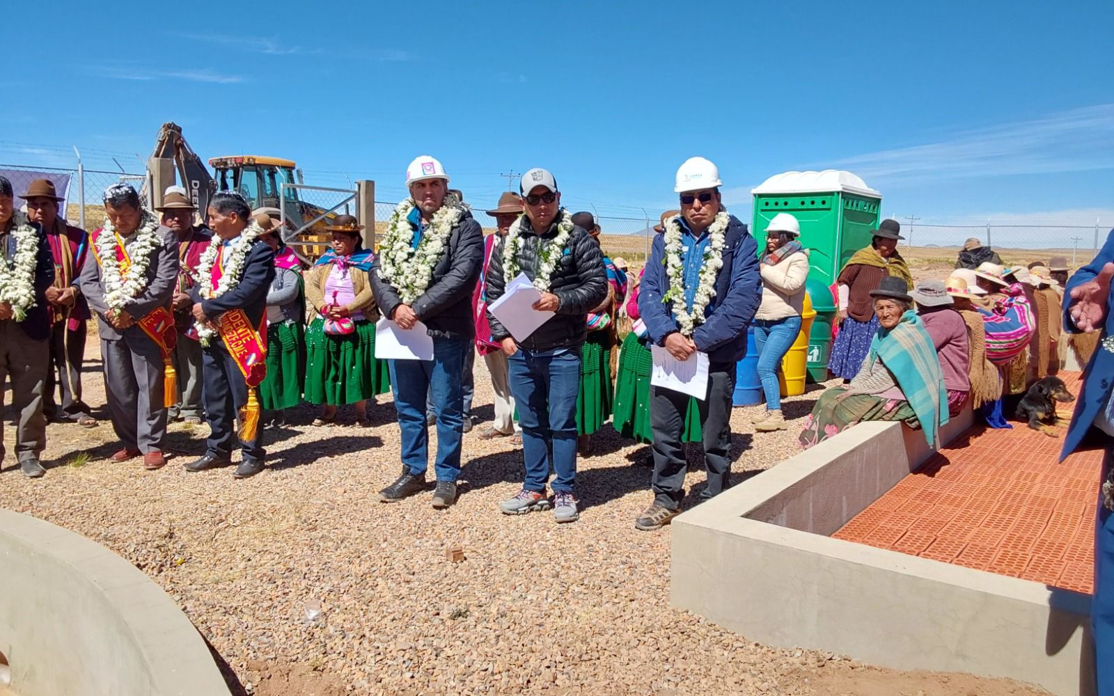 En Eucaliptus se entregaron un sistema de alcantarilla y una moderna unidad educativa