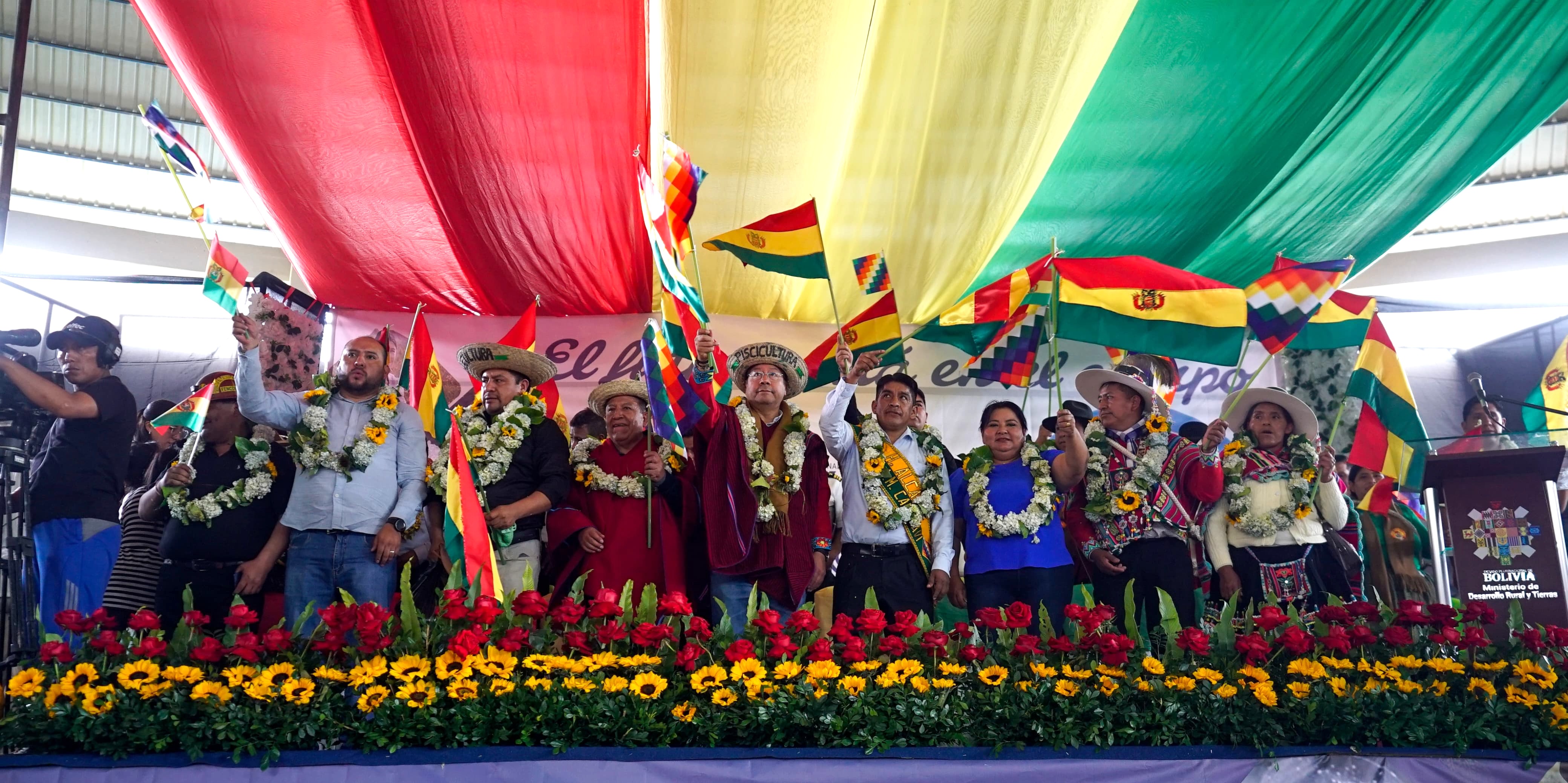 Arce advierte que la derecha eliminará bonos y apoyo al sector productivo, asegura que la actual situación económica fue inducida