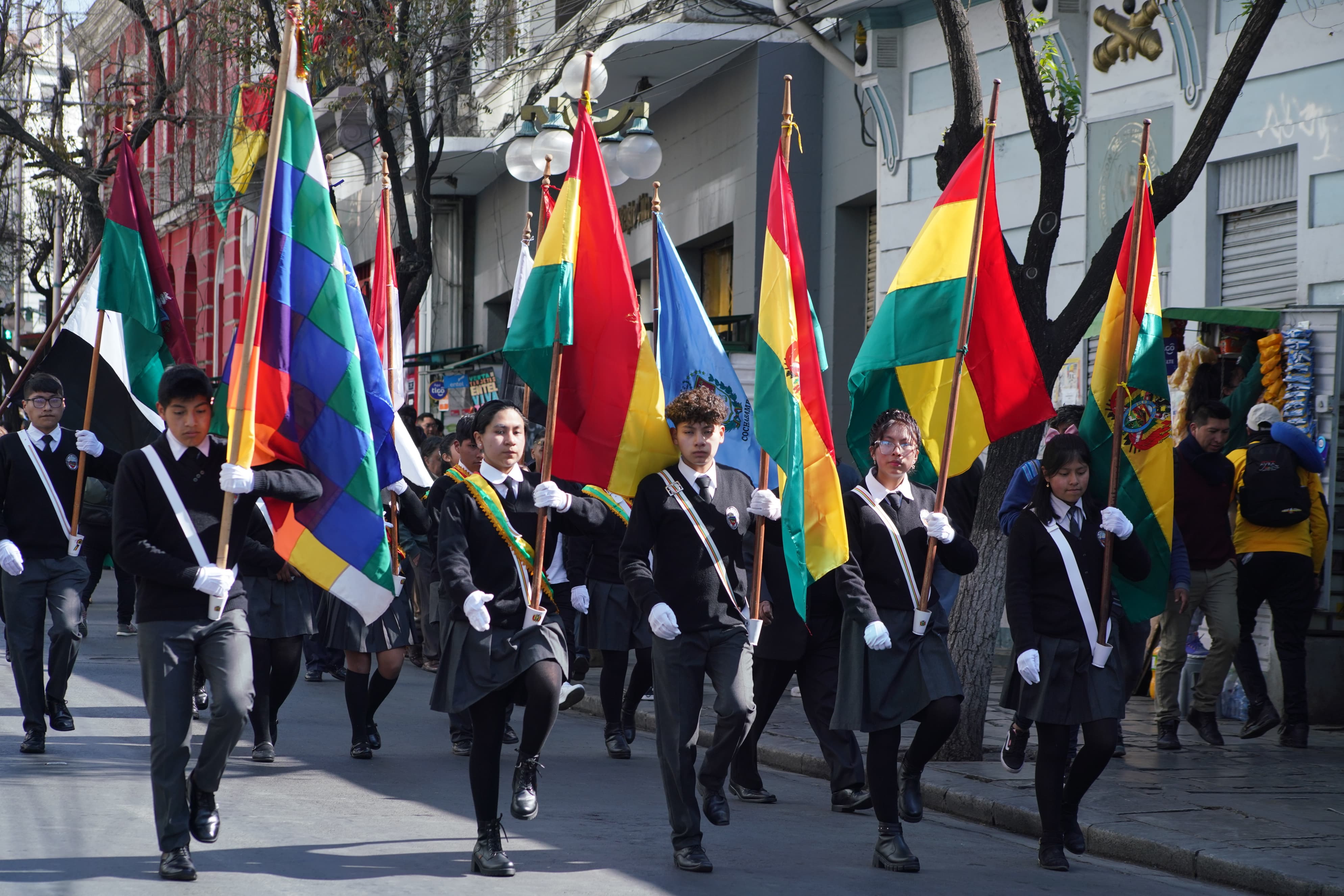 Conozca el cronograma de desfiles escolares este lunes y martes y vías alternas en La Paz 