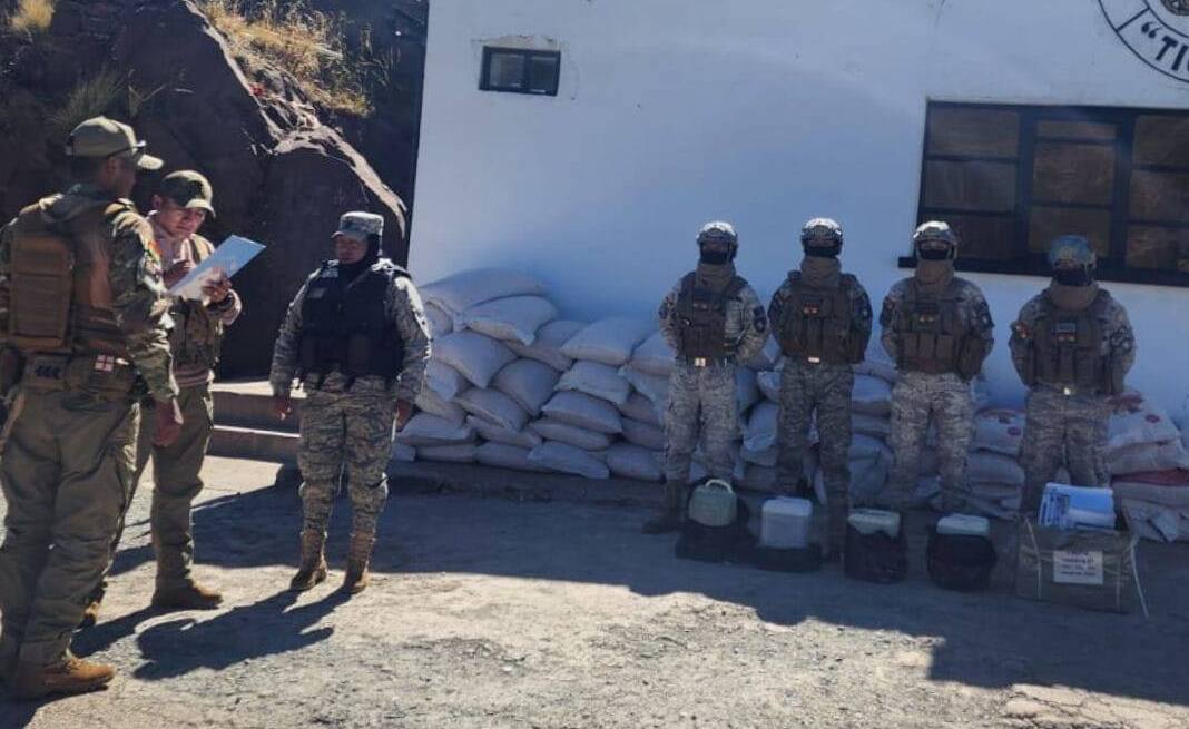 Comisan productos de contrabando valuados en Bs 20.000 en operativo fronterizo en Tiquina