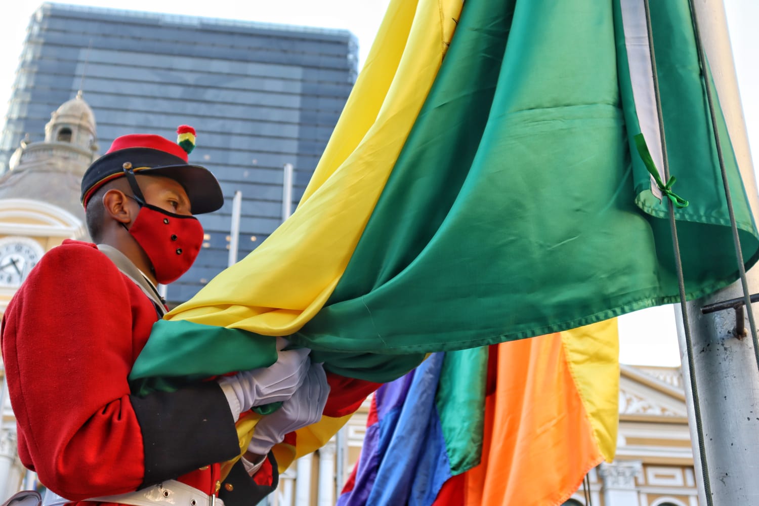 Dos décadas de avances económicos y sociales marcan los 200 años de vida independiente de Bolivia