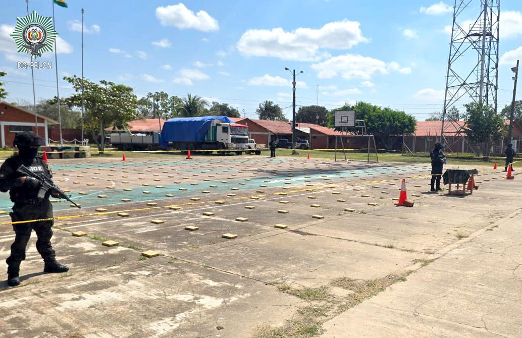Felcn secuestra casi media tonelada de droga y aprehende a tres personas en operativos en Beni