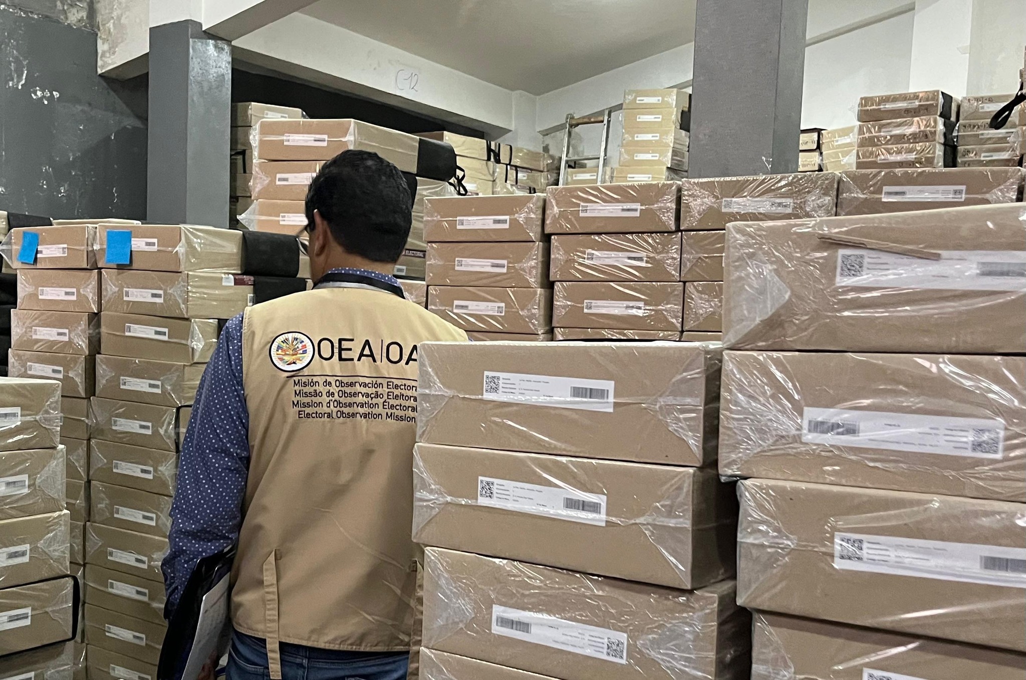 En La Paz concluye el armado de 9.099 maletas electorales para las elecciones