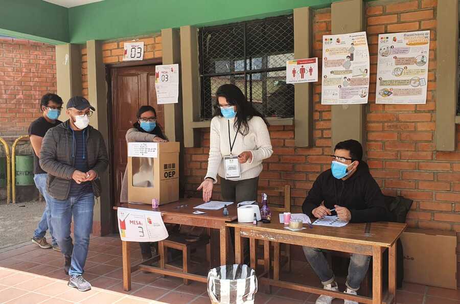 Al menos 240 unidades educativas serán habilitadas en la ciudad de La Paz para la jornada electoral