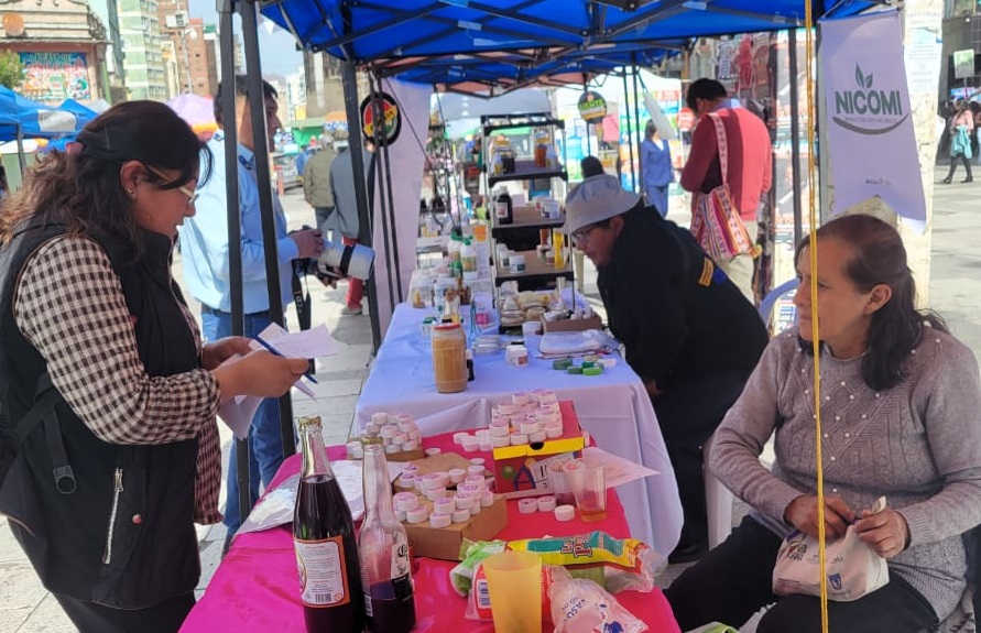 En una feria en La Paz promueven la medicina tradicional y los saberes ancestrales