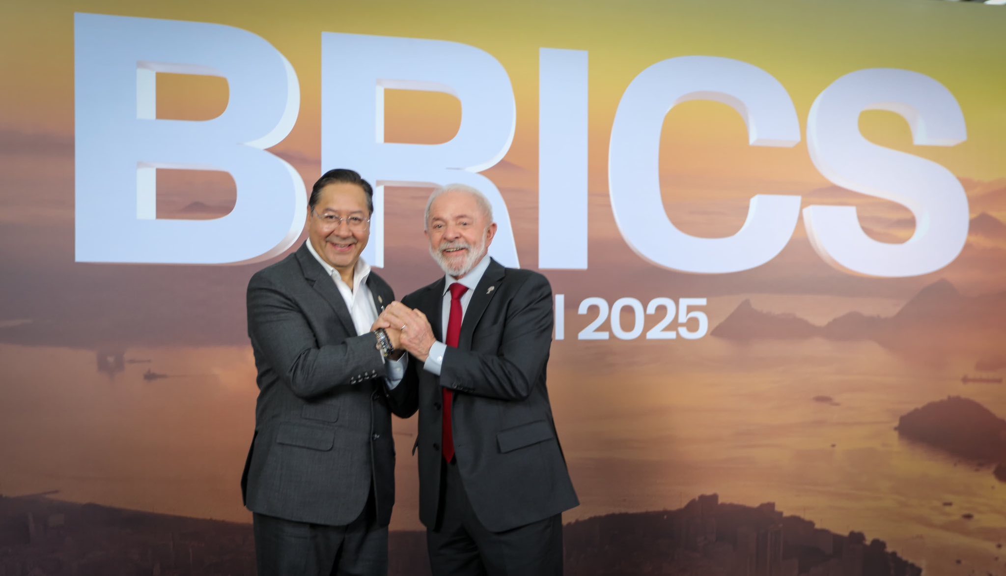 Arce afirma que a Bolivia le conviene mantenerse en los BRICS y no en el “bloque decadente”