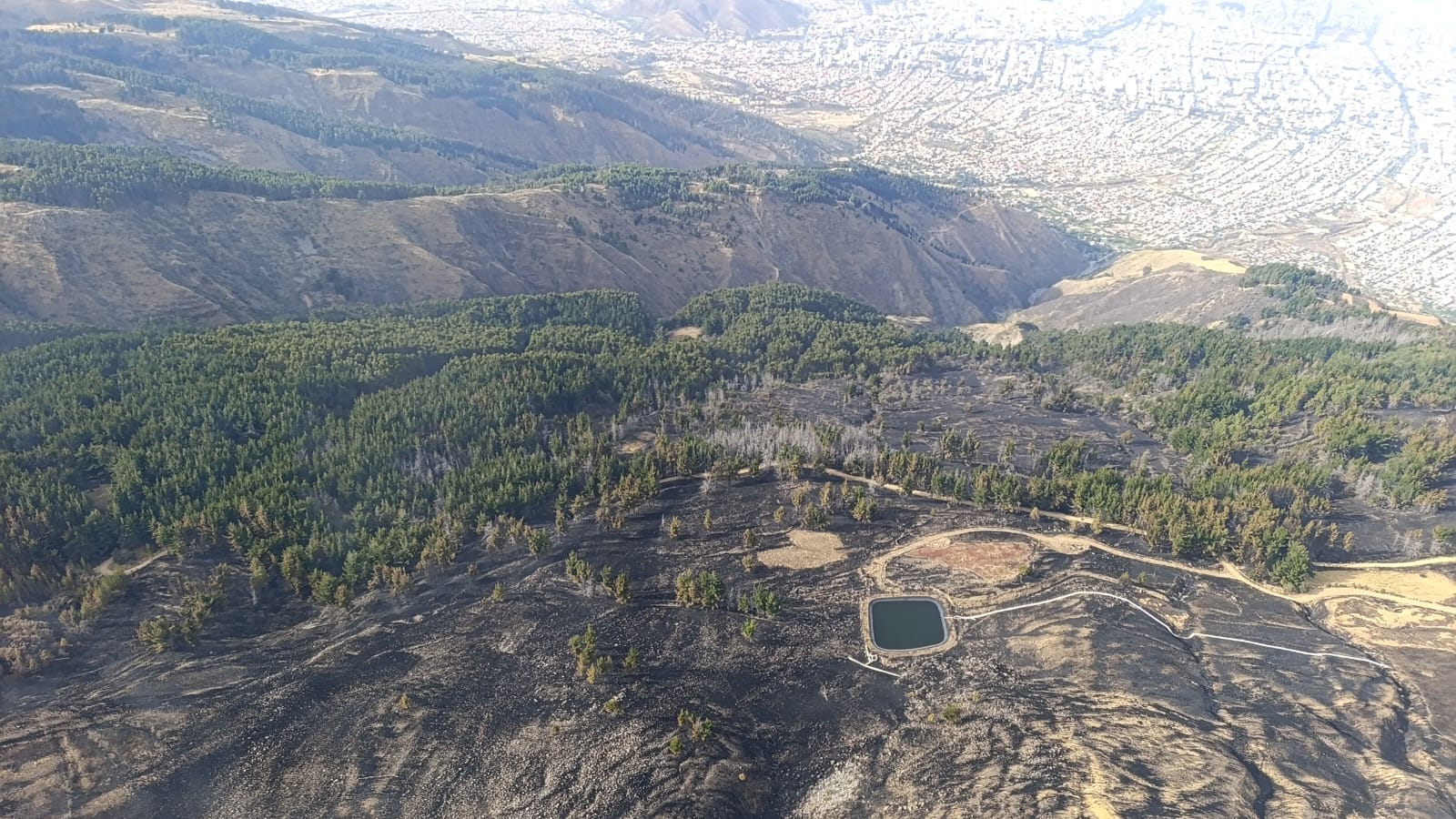 Sofocan incendio en el Parque Tunari y reportan una afectación de más de 350 hectáreas