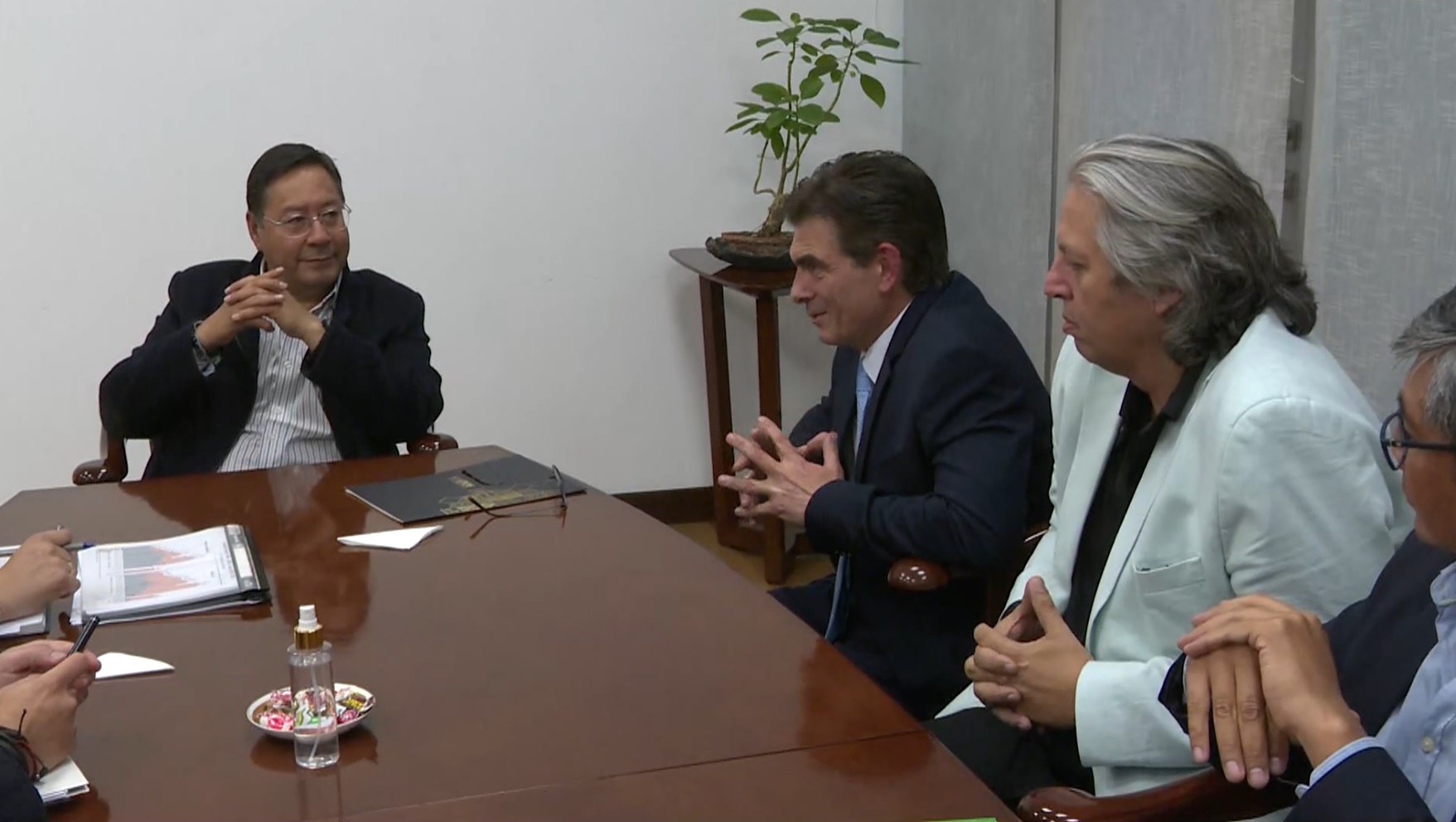 Presidente Arce se reunió con Paz y garantizó una transición pacífica, ordenada y democrática