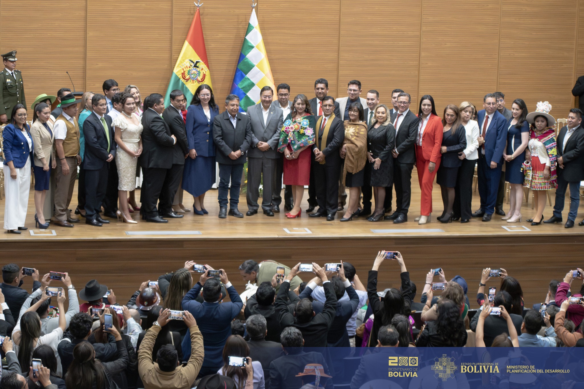 Jura la tercera generación de magistrados y consejeros electos en Bolivia con la misión de transparentar la justicia