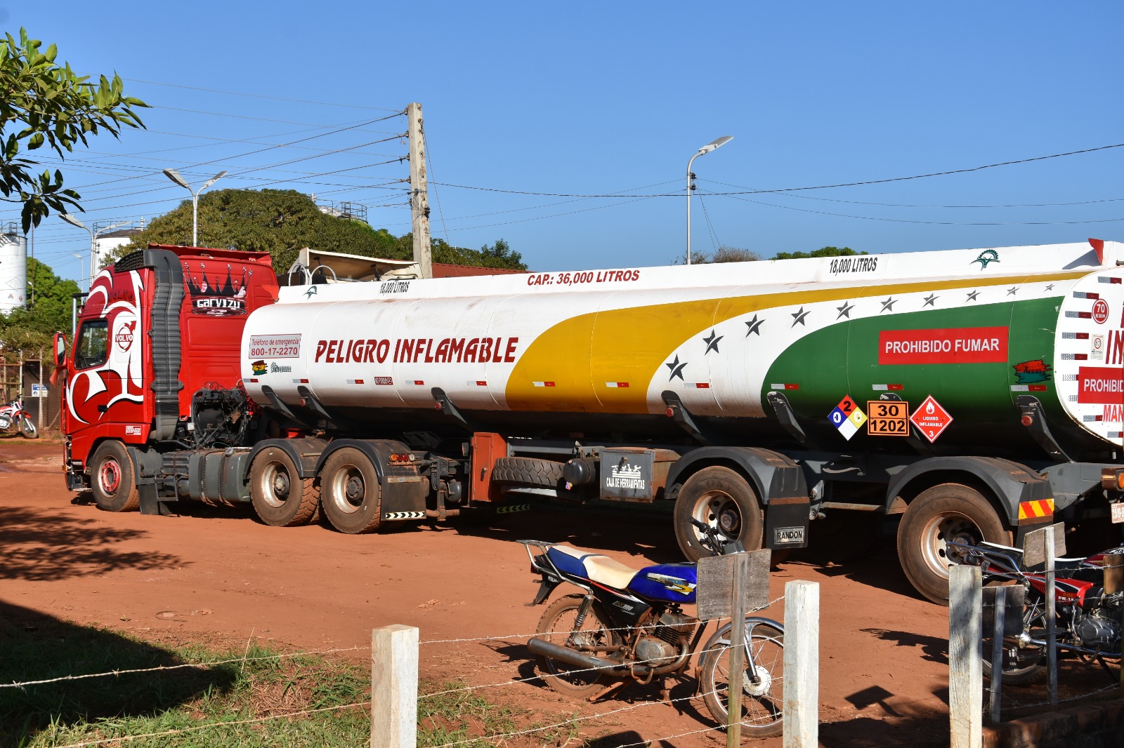 De 37 empresas autorizadas para importar combustibles, 35 ingresarán al país 35 millones de litros de diésel