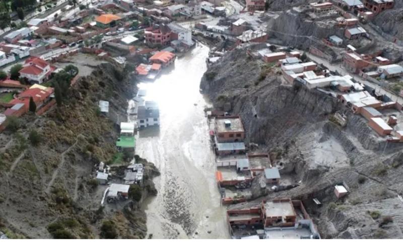 Vecinos de Bajo Llojeta organizan una kermesse para contratar maquinaria