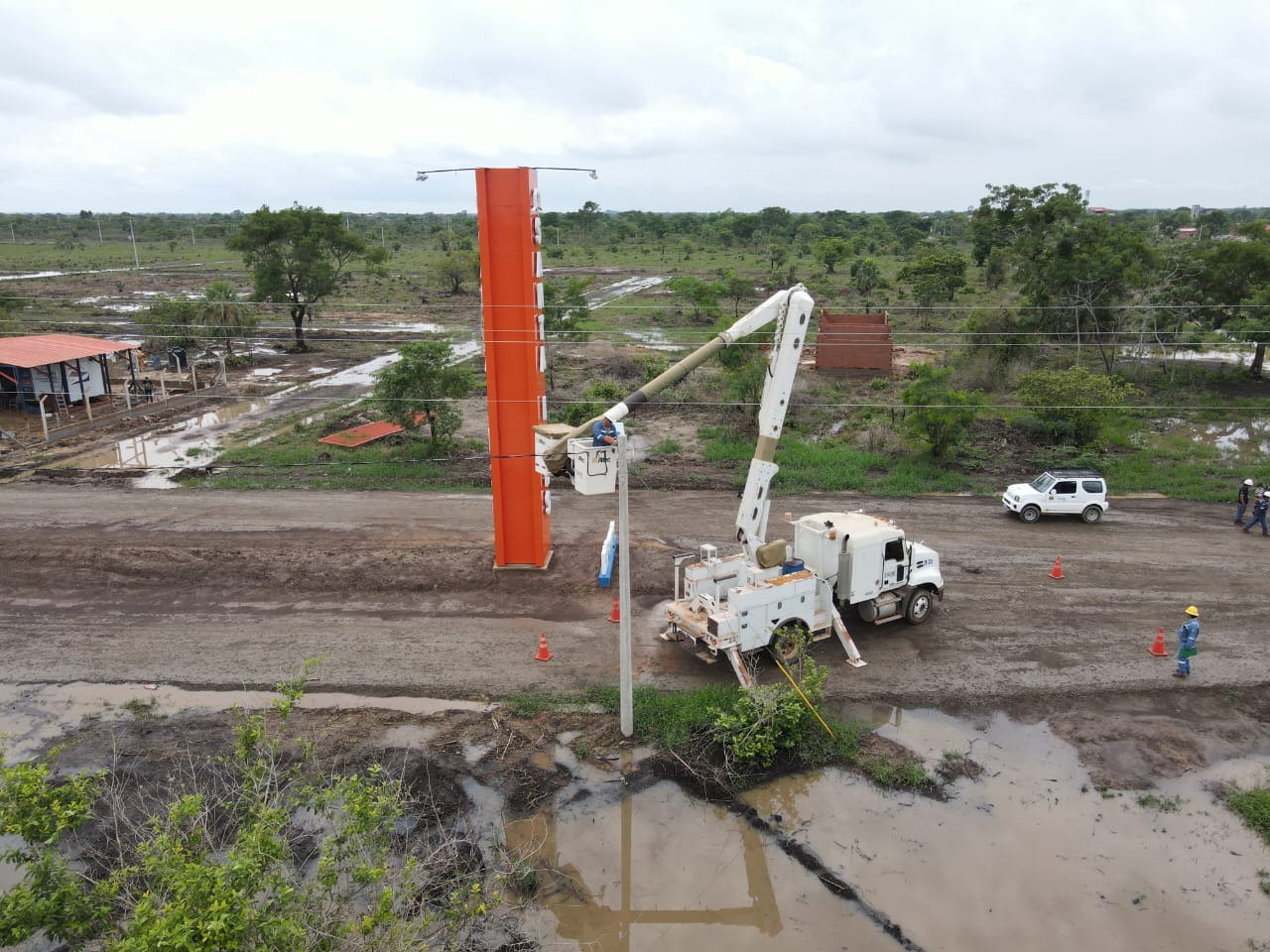 Inician obras de ampliación de la red eléctrica en Beni 