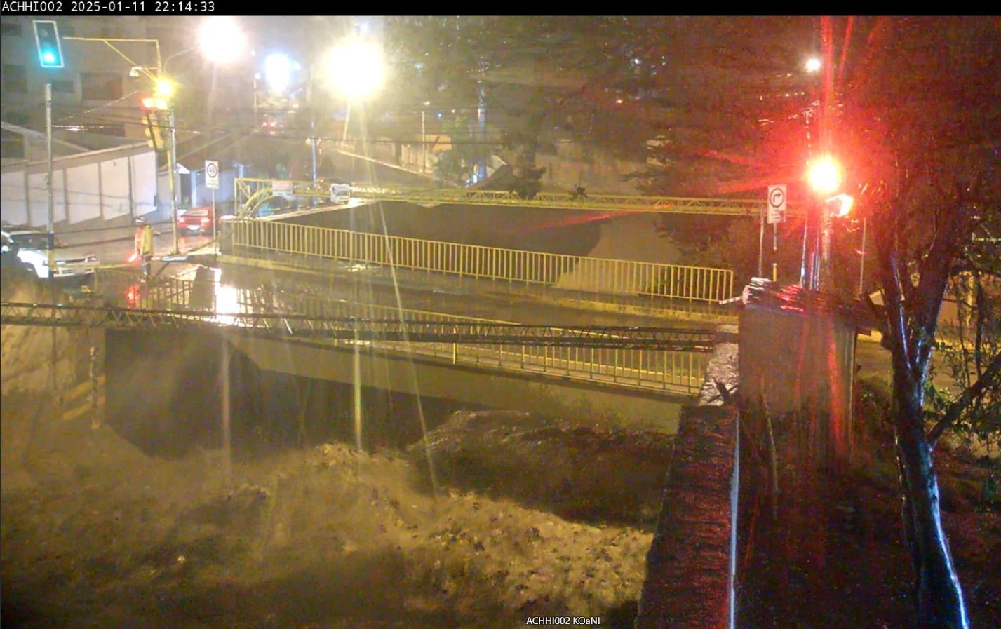 Crecida “alarmante” del río Achumani en La Paz activa las alertas en la zona Sur, piden evitar circular cerca de ríos