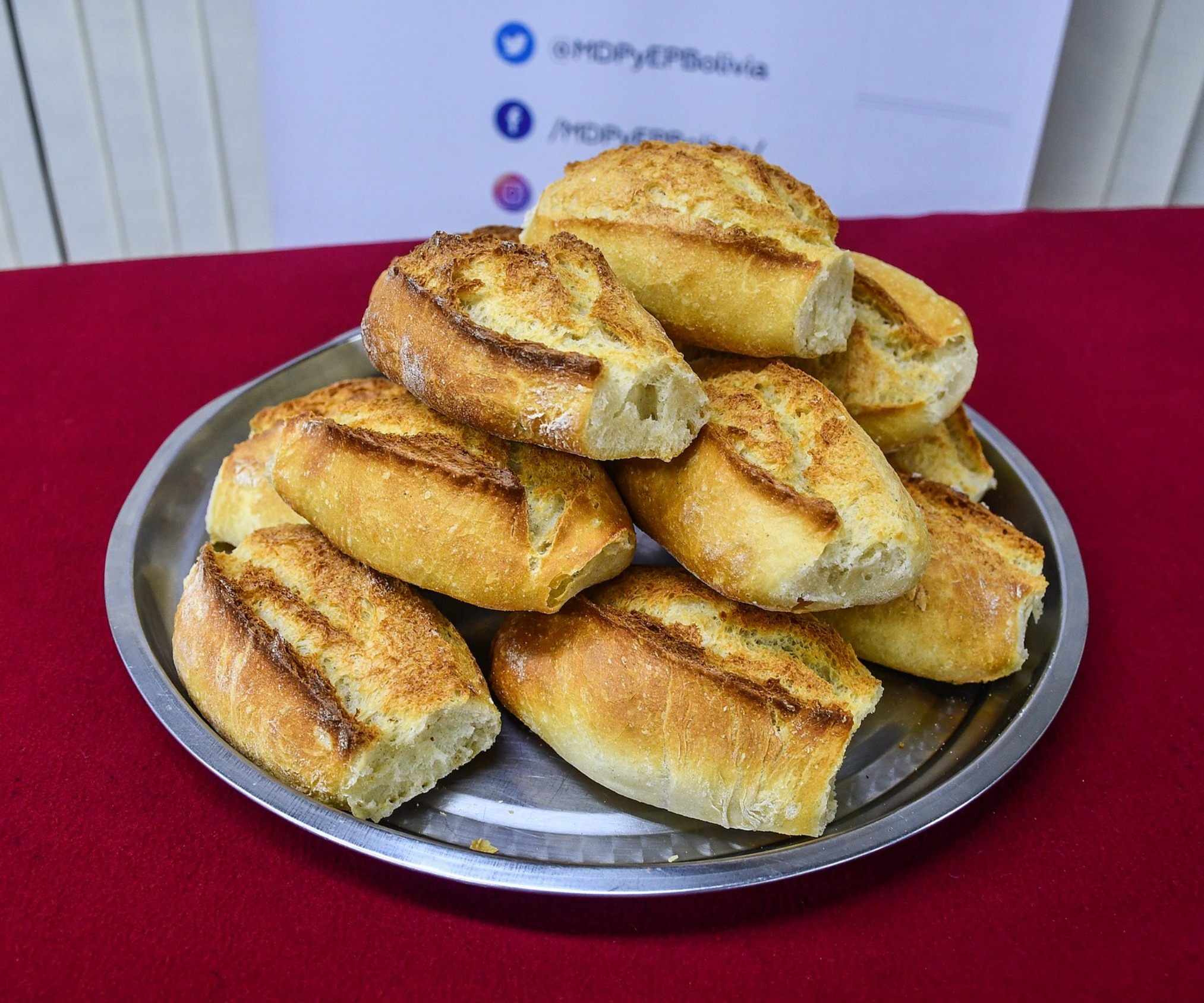 Proponen mantener precio del “pan de batalla” a Bs 0,50 con abastecimiento de azúcar, manteca y levadura subvencionados