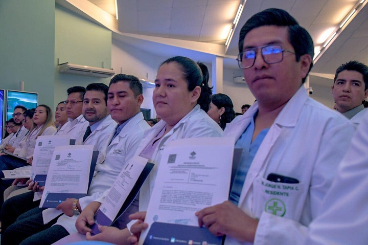 Salud entrega 30 ítems para fortalecer la atención en cinco hospitales de tercer nivel en Santa Cruz