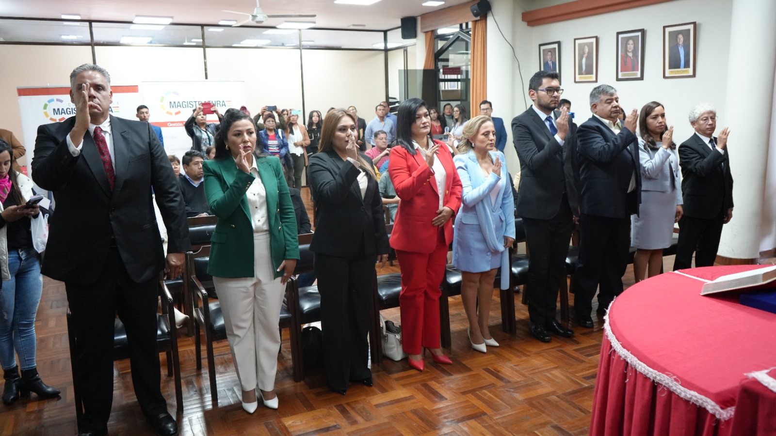 Autoridades posesionadas por el Consejo de la Magistratura en Sucre. Foto: Prensa CM