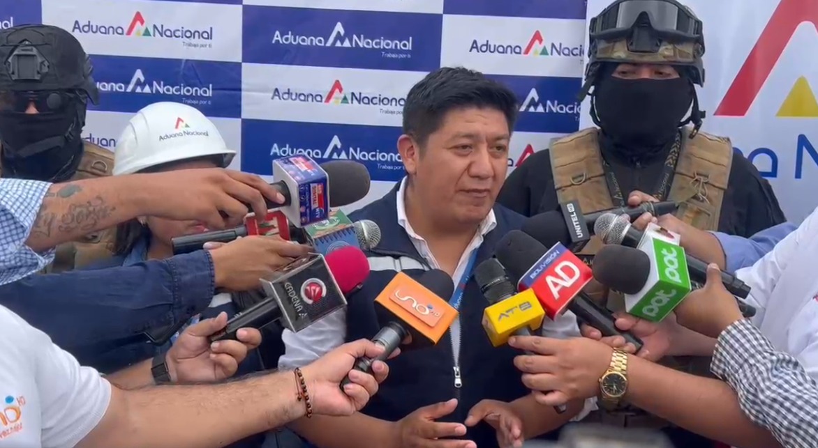 Personal de la Aduana es emboscado por un grupo violento en Santa Cruz