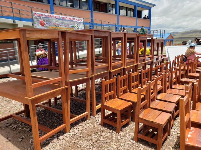 En Jesús de Machaca entregan dos unidades educativas, 35 viviendas y enlosetado