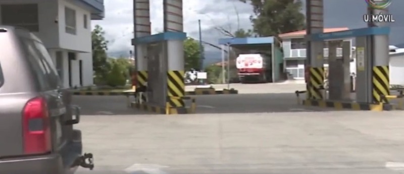 En Cochabamba precintan estación de servicio tras descubrirse desvío de carburantes