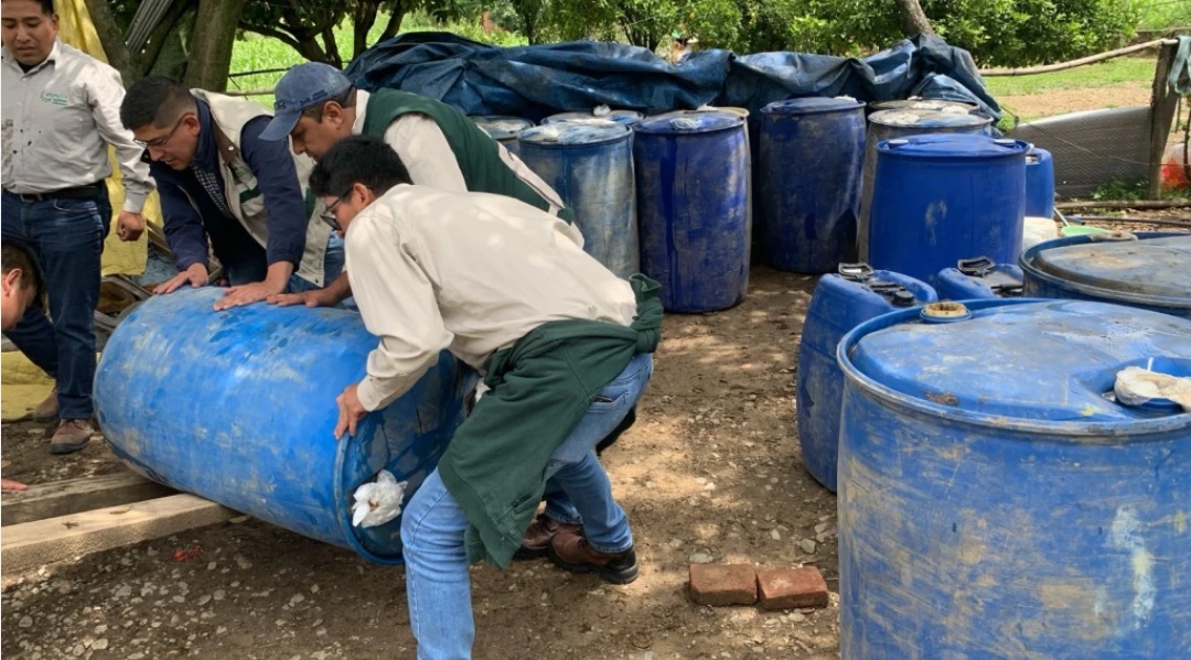 En Cochabamba descubren 1.600 litros de gasolina acopiados ilegalmente en una vivienda