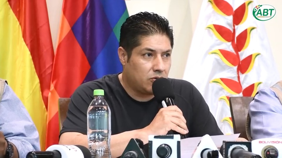 Activan alerta migratoria contra exministro Lisperguer y citan a declarar a 40 personas