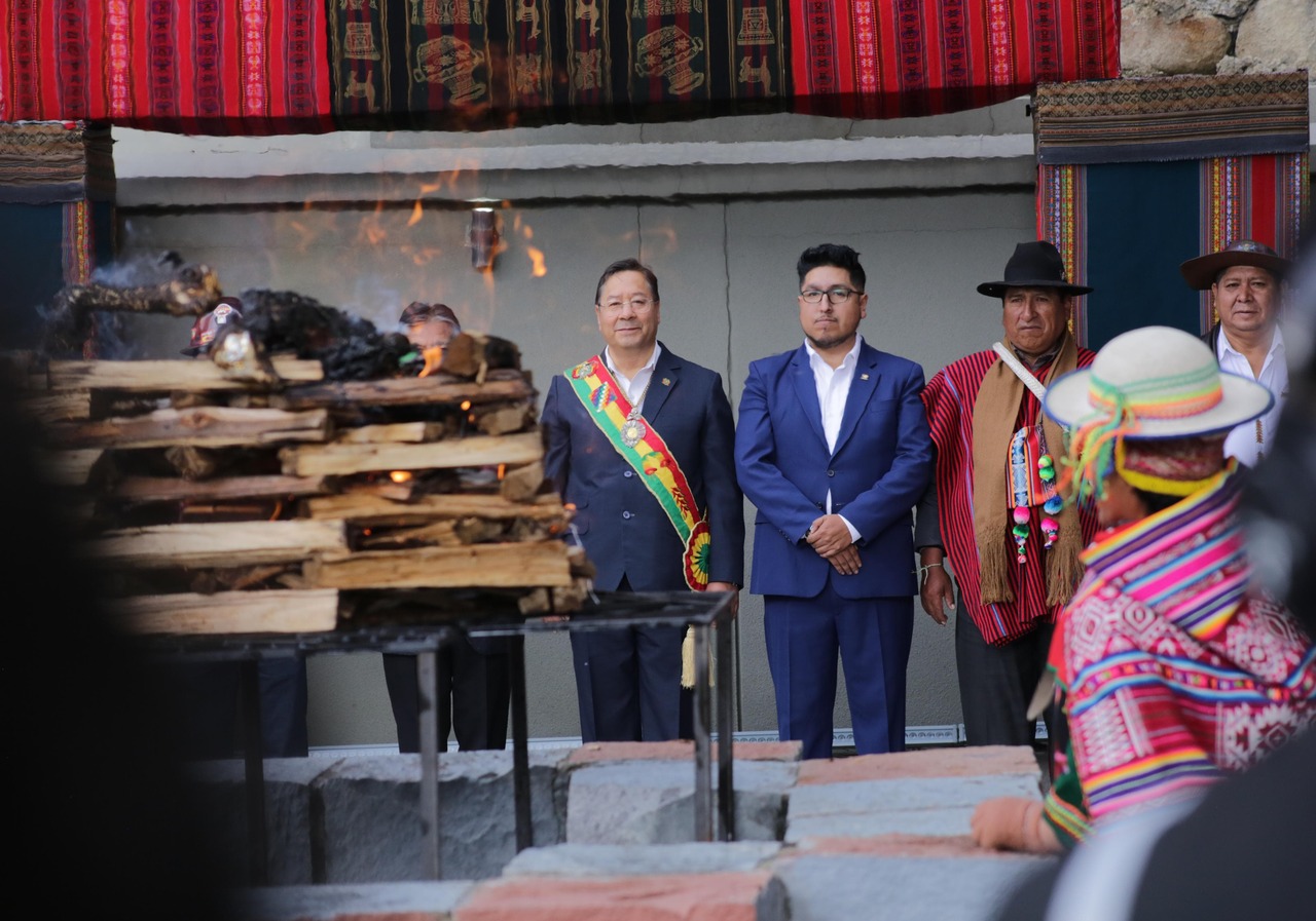 Arce inicia la celebración por los 16 años del Estado Plurinacional con una ceremonia ancestral