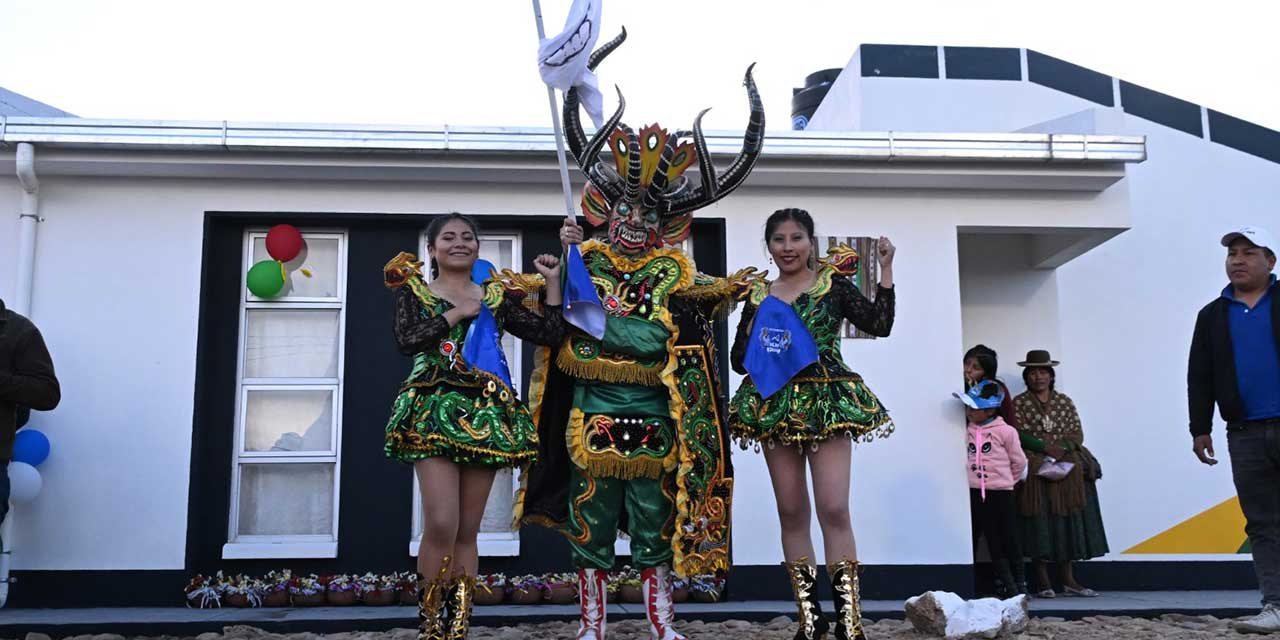 En Oruro se construyeron más de 6.000 viviendas dignas y se proyectan otras 1.000, casi triplican ejecución en 14 años