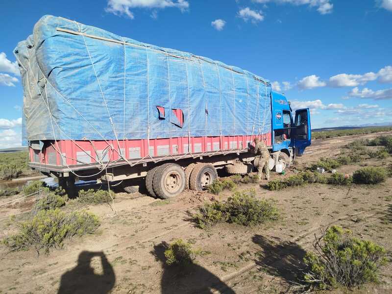 Militares incautan mercadería de contrabando y vehículos chutos por más de Bs 3 millones en lo que va de febrero