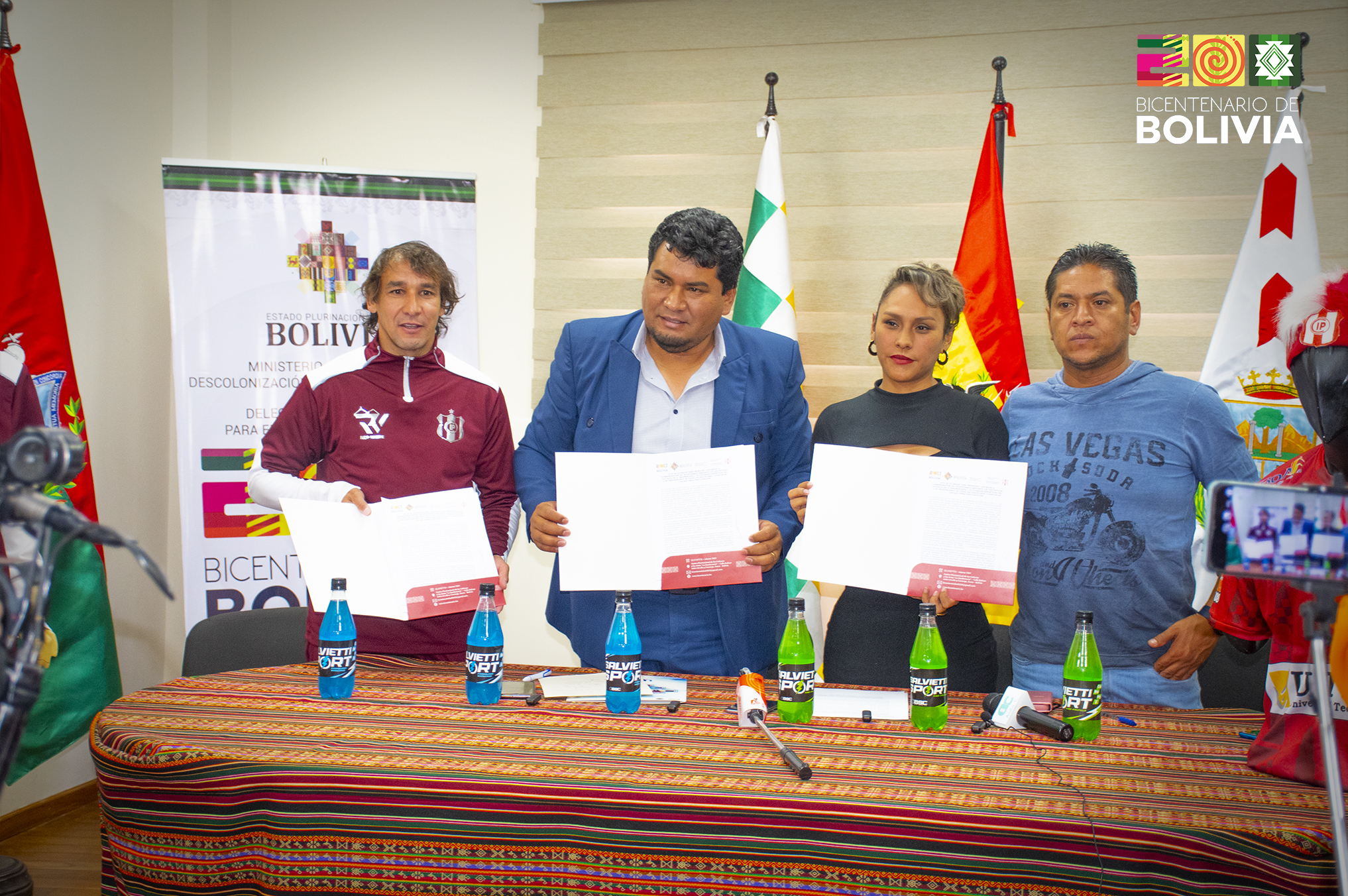 Firma de convenio interinstirucional para uso de marca del Bicentenario de Bolivia. Foto: Consejo Nacional del Bicentenario
