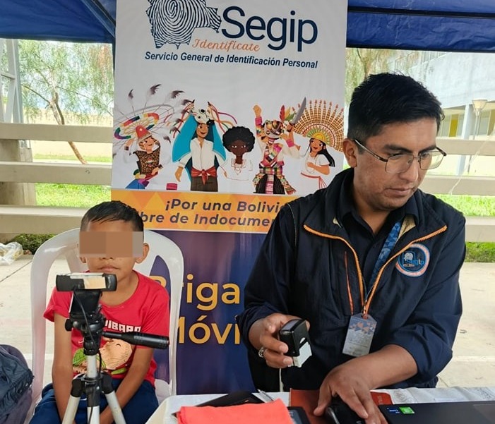 Jornada de carnetización gratuita a niños en Tarija. Foto: Segip