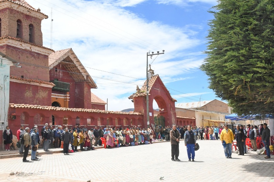 Otorgan el Emblema Azul a la Iglesia Santa Cruz de Carabuco por su valor patrimonial