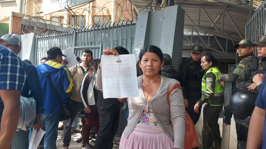 En el grupo de legisladores evistas descartan dejar la militancia en el MAS, temen perder sus curules